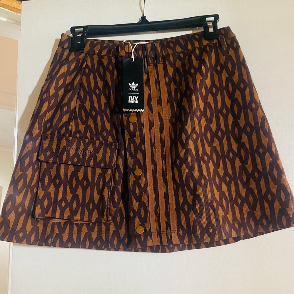 XS Ivy Park Mini Skirt.